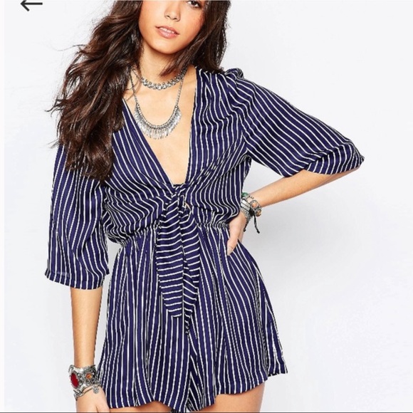 WYLDR Dresses & Skirts - WYLDR tie front navy white striped romper